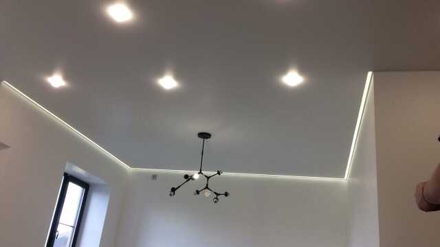 Натяжные потолки с подсветкой фото работ компании ЭкоLife - 17